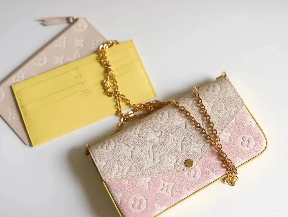 First bag ru VUITTON FÉLICIE LOUIS POCHETTE 0606